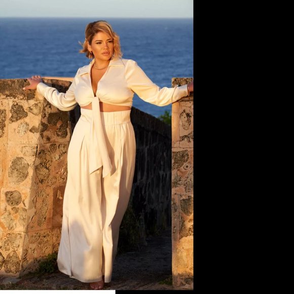 Plus Size Frankie Tavares X FTFLab! cream Crop Top & Wide Leg Pants - Picture 2 of 7